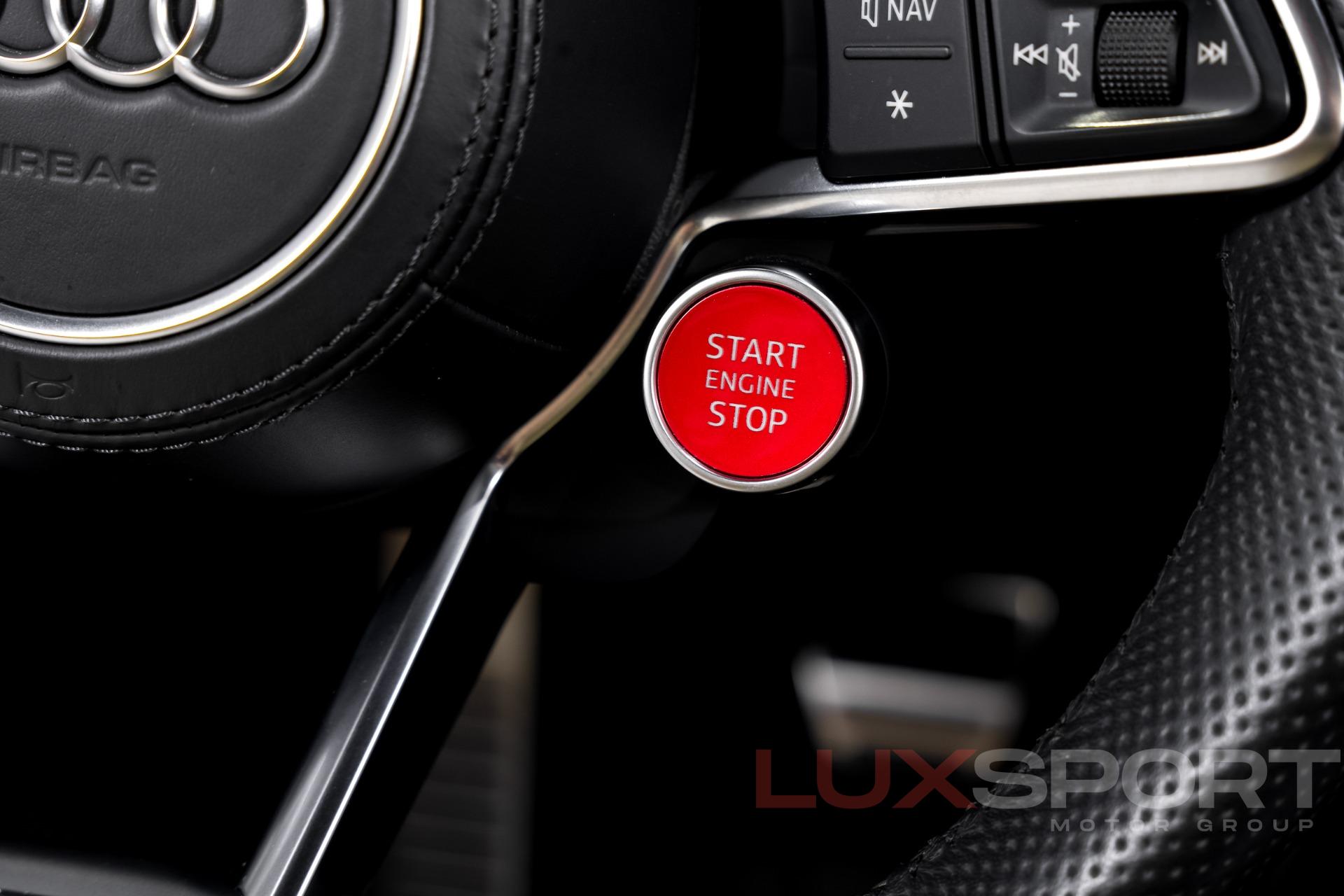 Used 2017 Audi R8 5.2 quattro V10 Spyder | Woodbury, NY